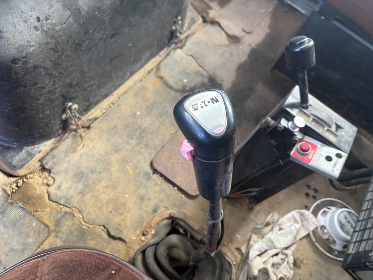 1989-cummins-855-image-37