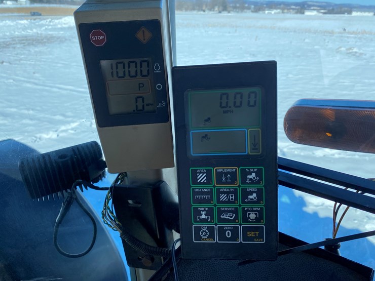 john-deere-8100-image-35