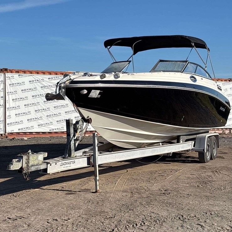 2013 29ft. Larson LXI292 Boat with 30ft T/A Loadmaster Boat Trailer
