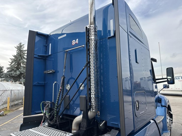 2022-kenworth-t680-image-19