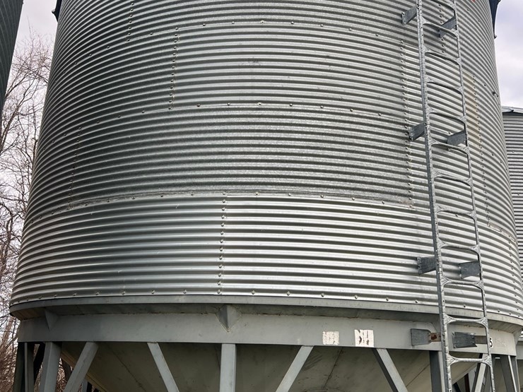 lot-22.-cenex-hopper-bin,-micada-bottom,-includes-golden-aire-single-phase-bin-fan-image-6