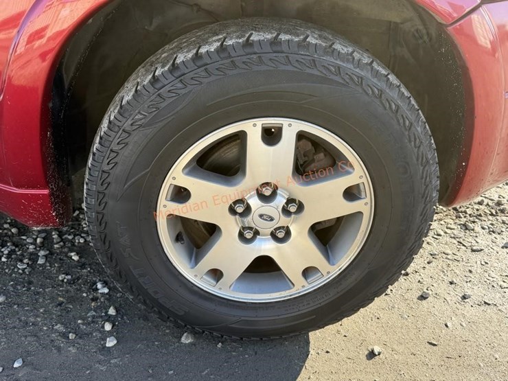 2005-ford-escape-image-12