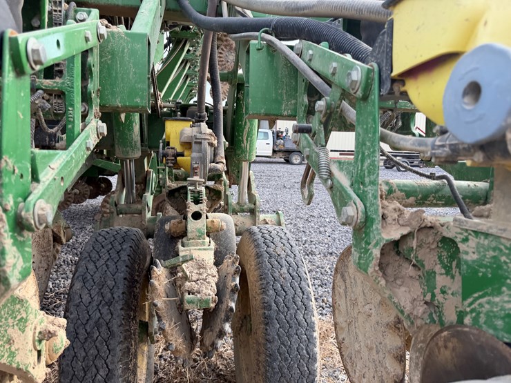 john-deere-1790-image-21