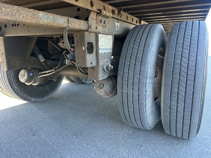 2014-utility-53'-image-17