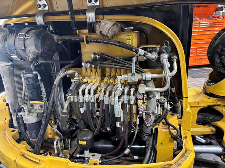 caterpillar-305-image-27