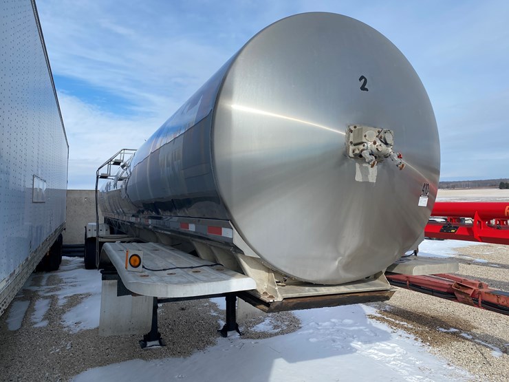 1989-walker-tanker-image-3