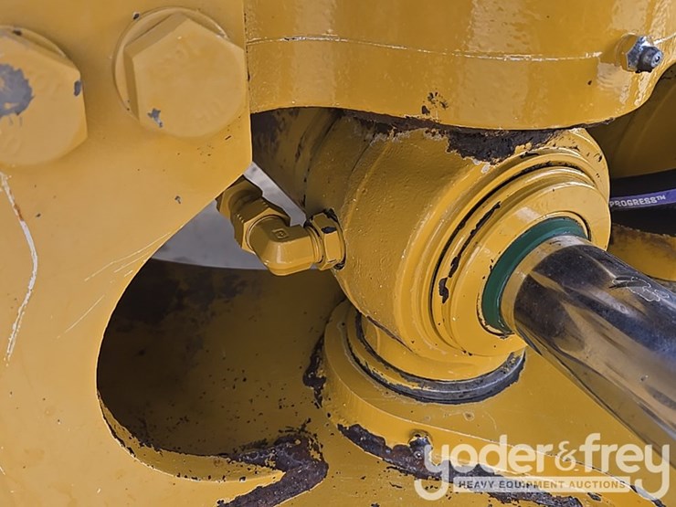 2018-deere-310sl-image-47