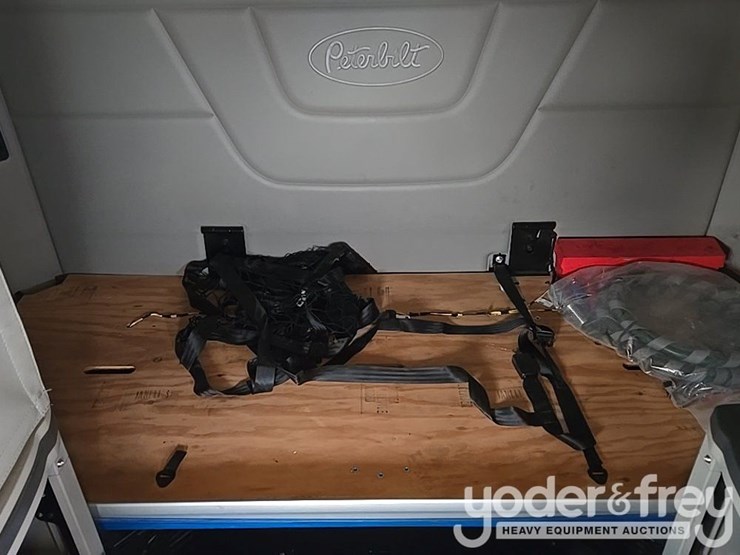 2019-peterbilt-579-image-95