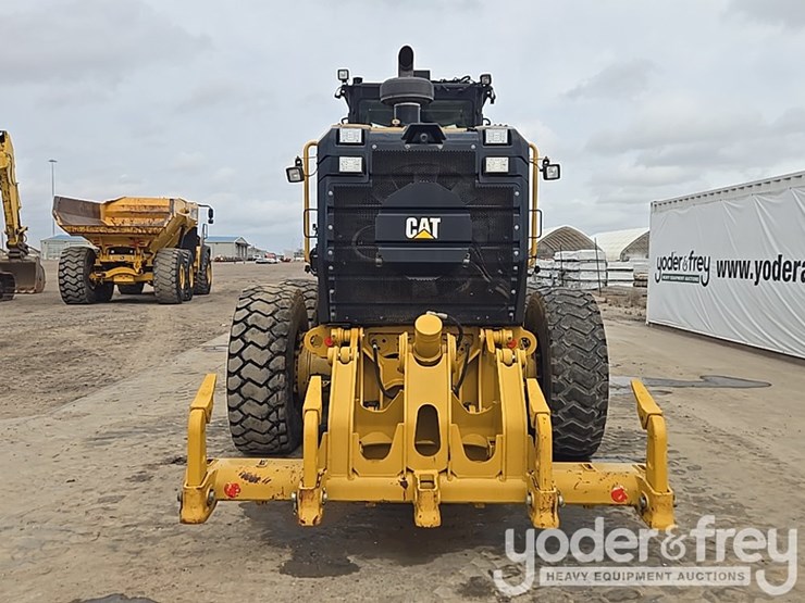 2015-caterpillar-12m3-image-4