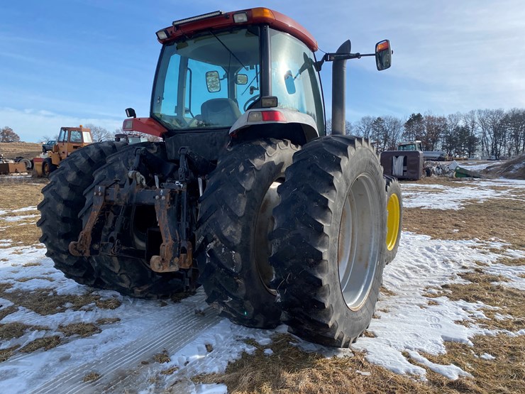 #125-•-2001-case-mx200-magnum-tractor-(colfax,-wi)-image-8