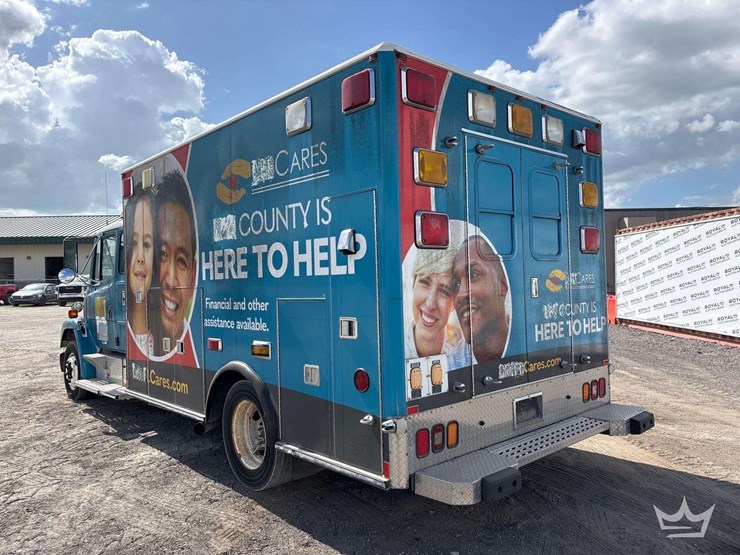 2003-freightliner-fl60-image-4