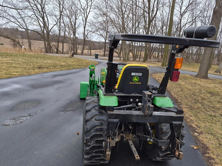 john-deere-2032r-image-11