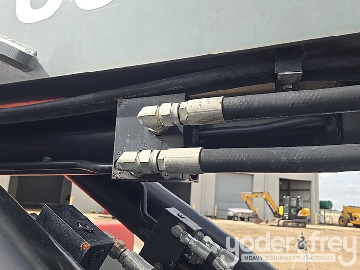 2017-skyjack-sj843th-image-29