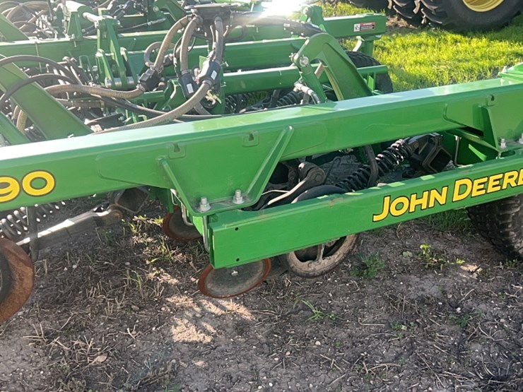 2018-john-deere-1910-image-42