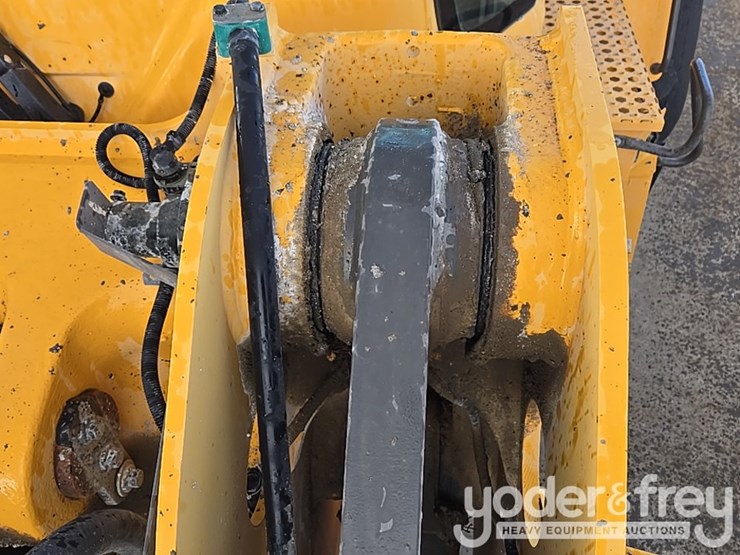 2014-volvo-l150h-image-38