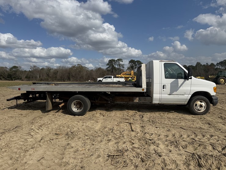 2006-ford-e450-image-3