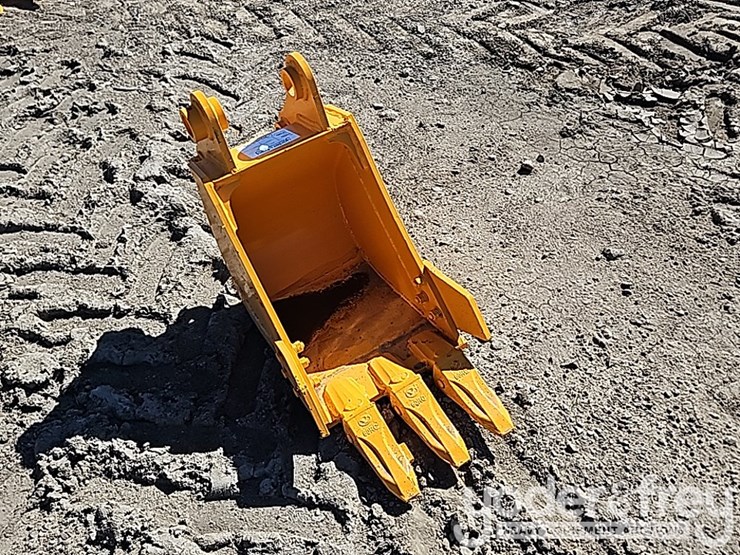 caterpillar-303-image-4