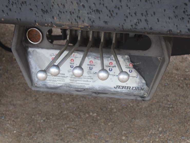 2013-ford-f650-image-5