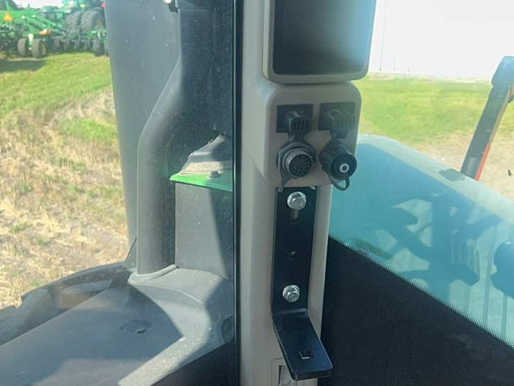 2016-john-deere-9520r-image-174