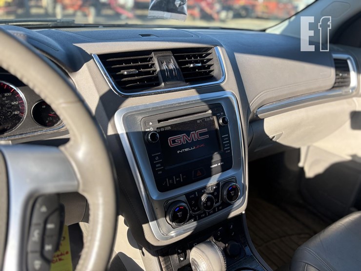 2014-gmc-acadia-image-14