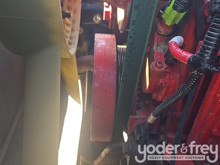 2020-freightliner-m2-106-image-47