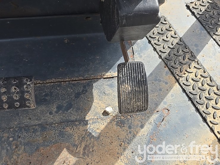 2010-deere-310sj-image-91