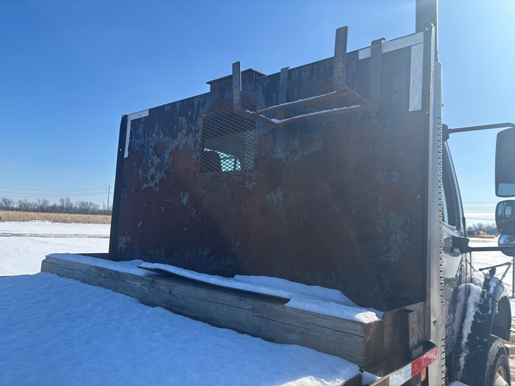 #2294-•-2013-freightliner-m2-flatbed-truck-image-21