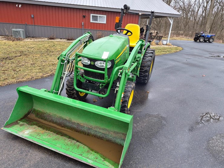 john-deere-2032r-image-3