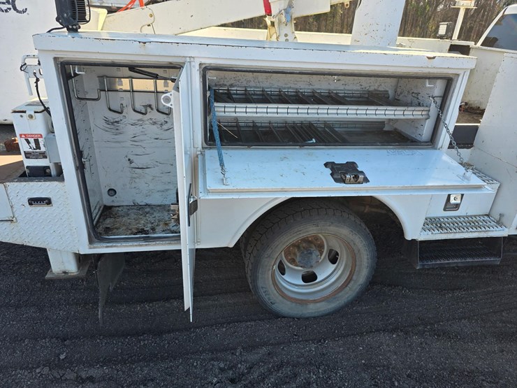 dodge-5500-bucket-truck-image-7