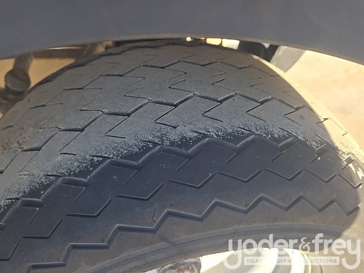 2018-club-car-carryall-300-image-14