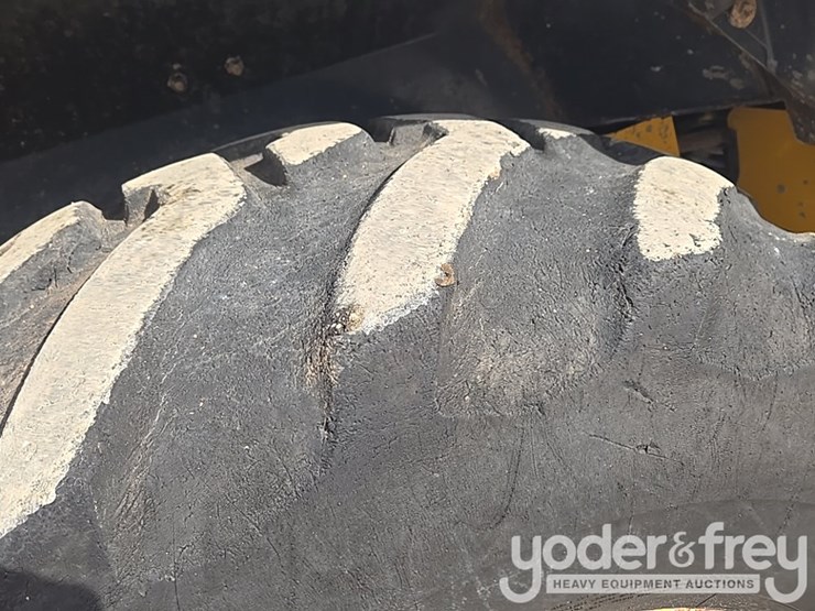 2018-deere-310sl-image-27