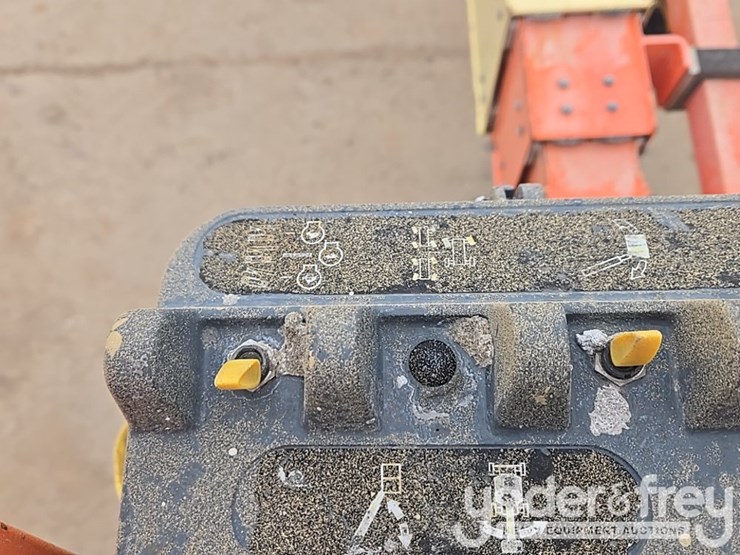 2015-jlg-600s-image-66