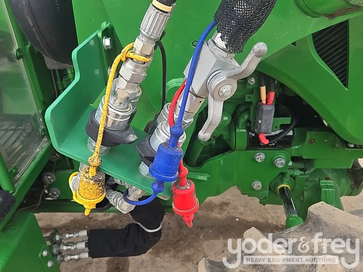 2020-john-deere-5075e-image-33