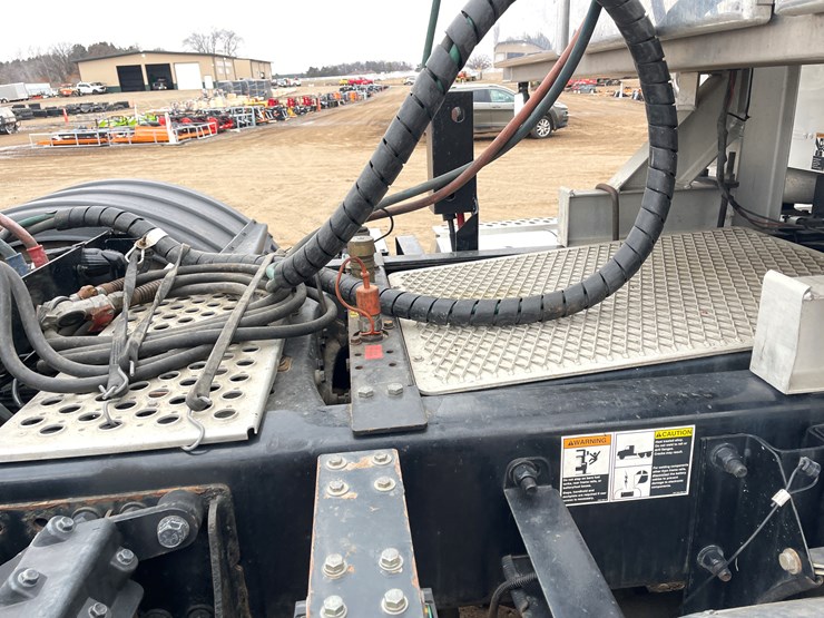 2019-kenworth-t880-image-11