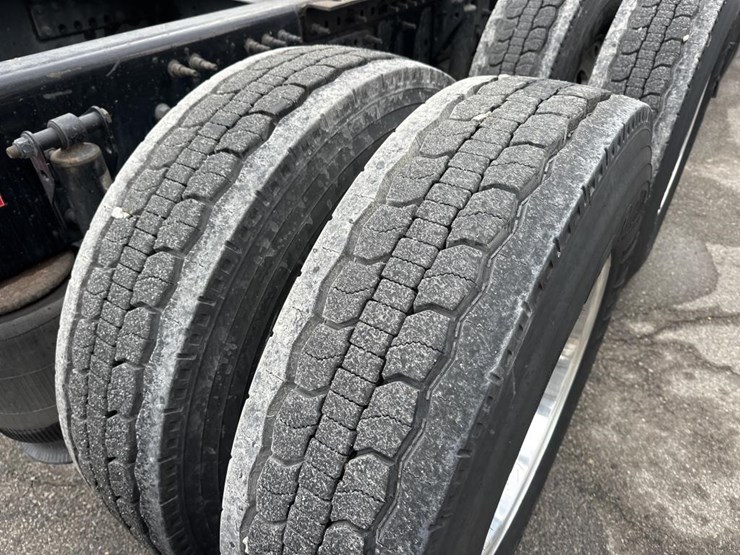 2018-volvo-10-image-62