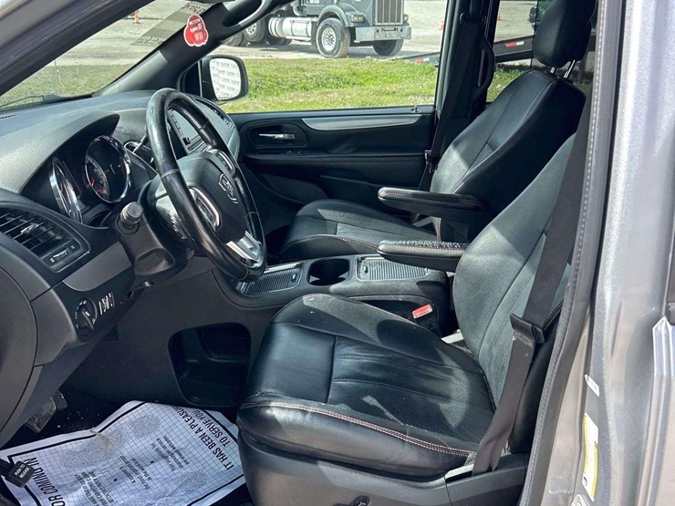 2019-dodge-grand-caravan-image-12