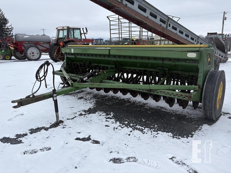 john-deere-10-image-10