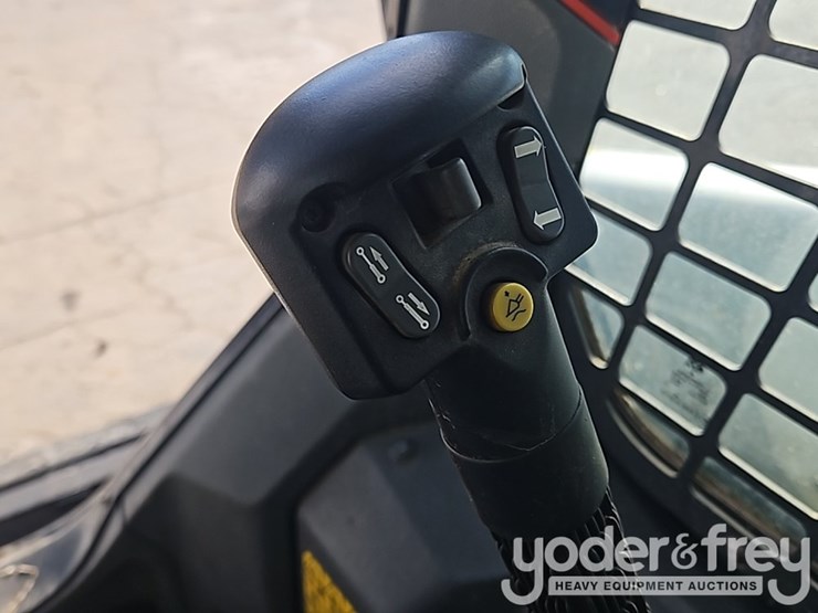 2021-bobcat-t66-image-29