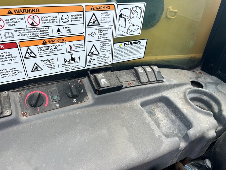 caterpillar-th255c-image-23