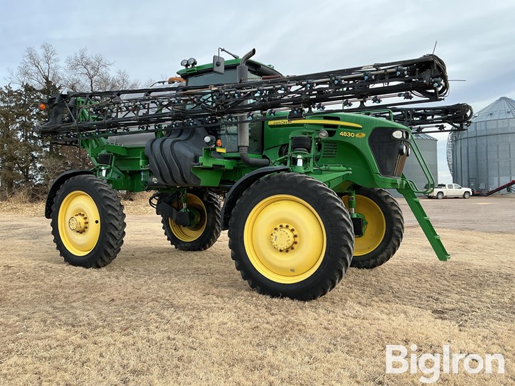 2014-john-deere-4830-image-3