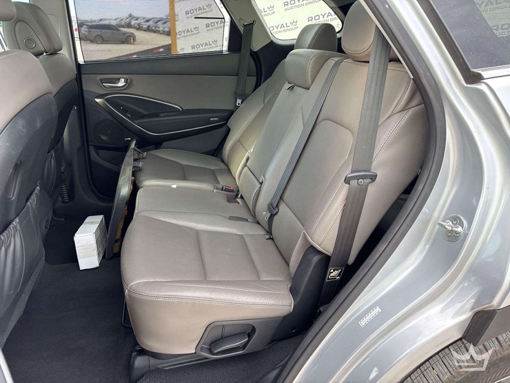 2017-hyundai-santa-fe-image-24