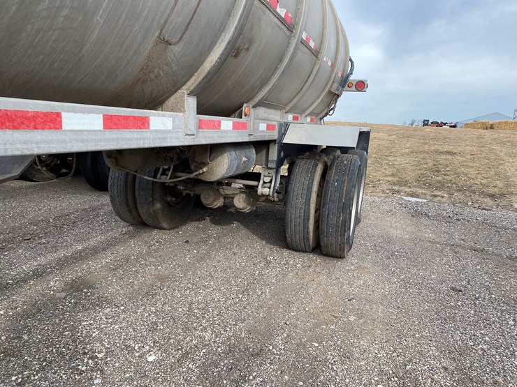 #504-•-2012-northern-8,500-gallon-semi-manure-tanker-(has-wi-title)-(waupun,-wi)-image-22