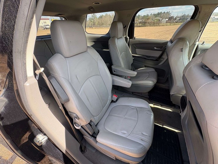 2016-gmc-acadia-slt-image-21