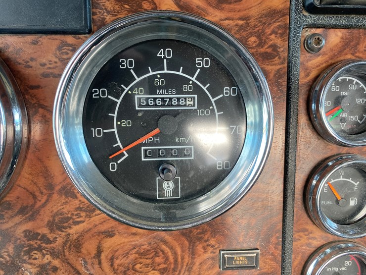 2000-kenworth-t800-image-43