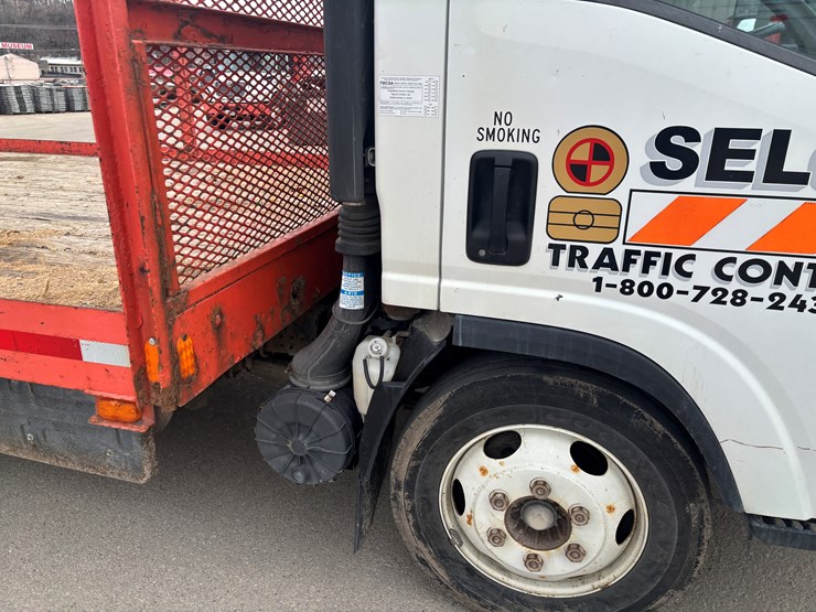 2015-isuzu-npr-xd-image-14