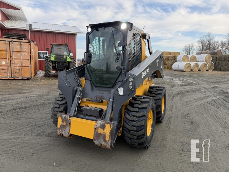 2024-deere-330g-image-3