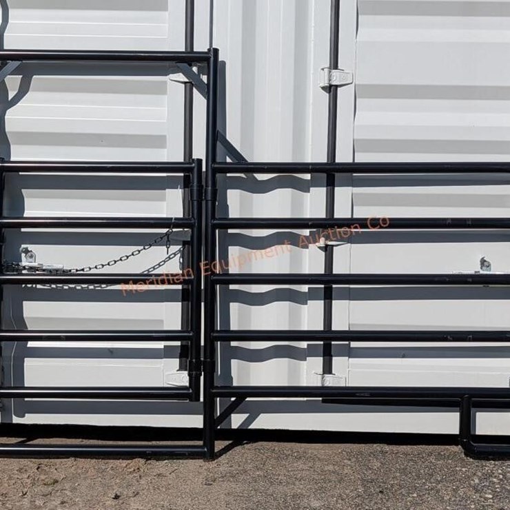 7' x 9.5' HD Panel w/ Gate