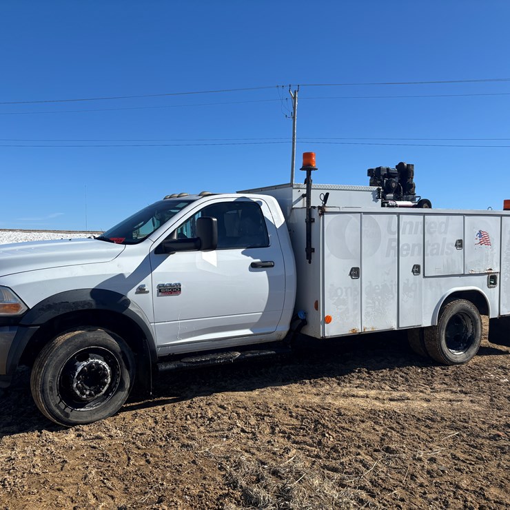 2011 MILLER BOBCAT 225