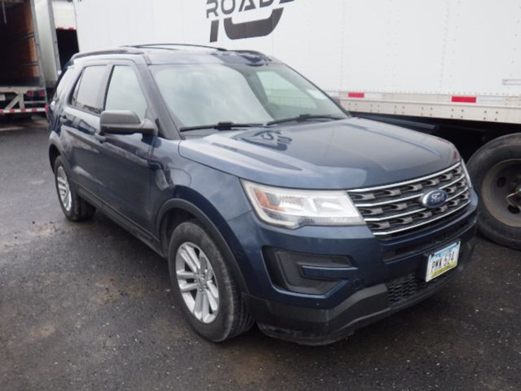 2017-ford-explorer-image-4