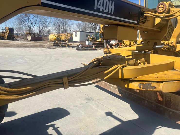 caterpillar-140h-vhp-image-60